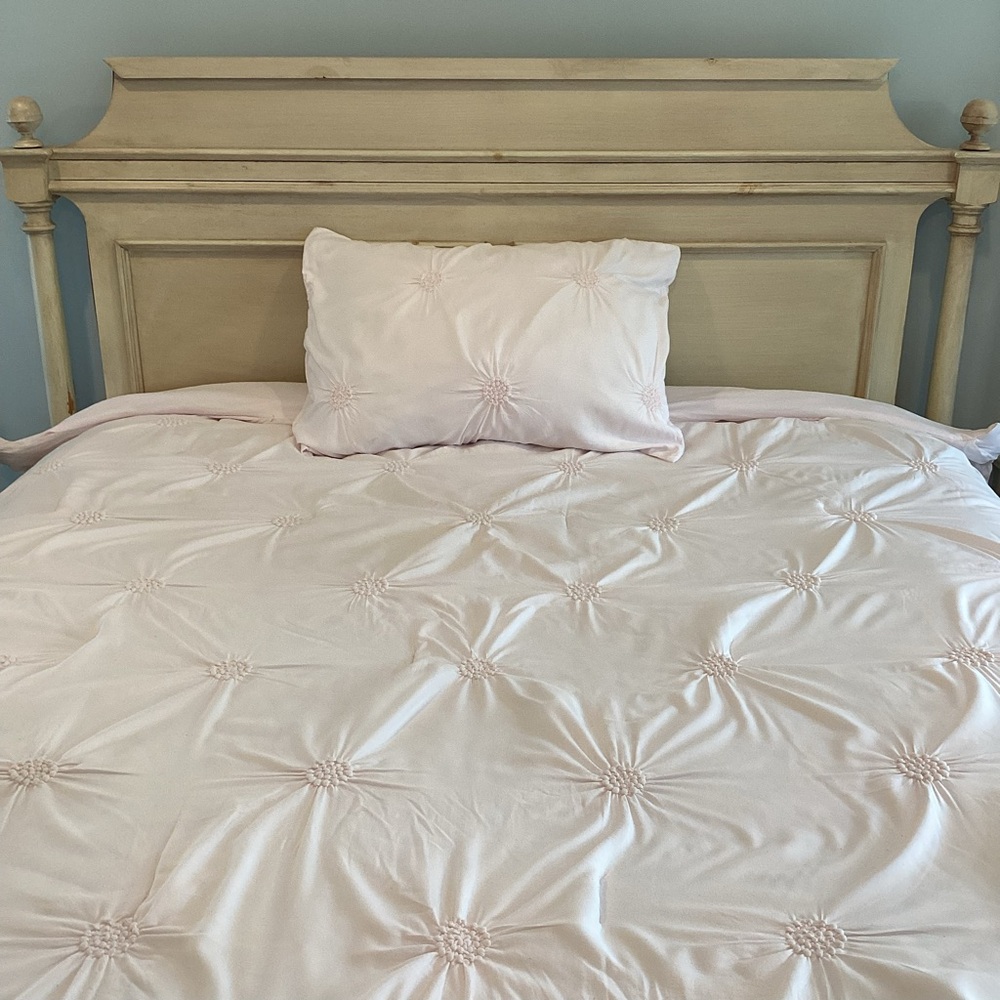 Swift Home Pink Pintuck Twin/Xl Comforter and Sham